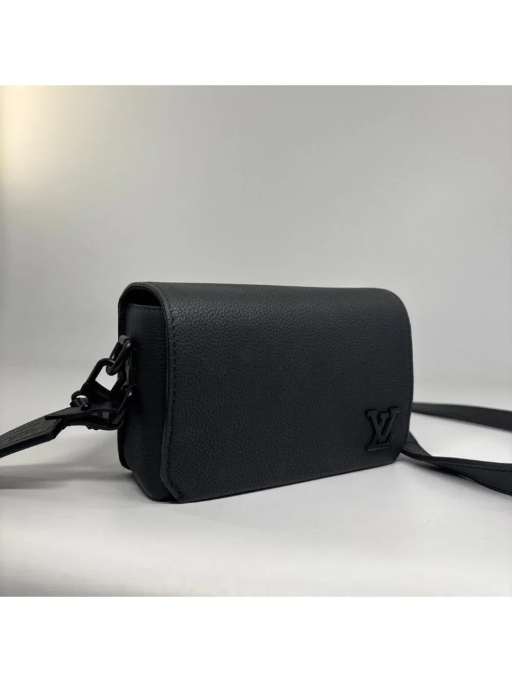 Louis Vuitton LV Aerogram Fastline Shoulder